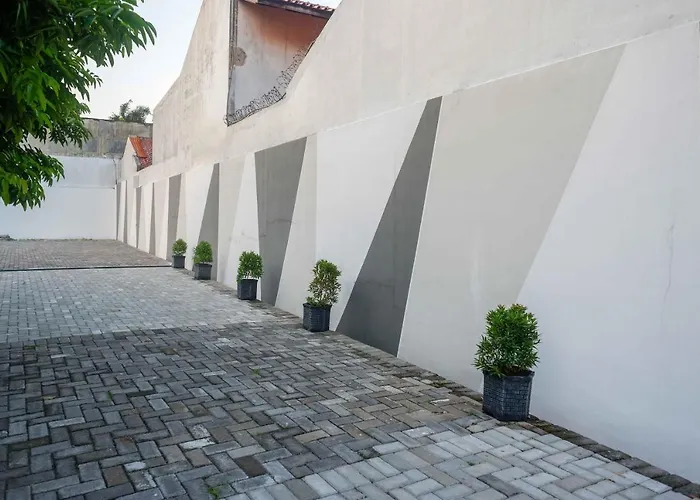 Urbanview Hotel Ms Rooms Inn Simpang Lima Semarang